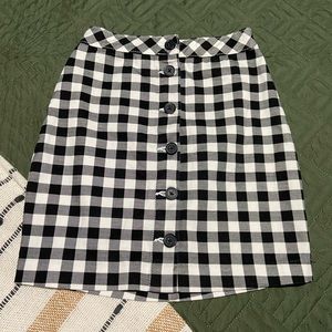 H&M black and white checkered button up skirt